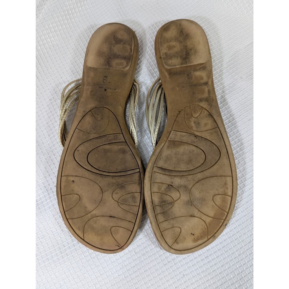 MONTEGO BAY CLUB! FLIRTY GOLD LEATHER MULTI STRAP SWIRL, T-STRAP SANDALS! SZ 9 - Picture 2 of 8